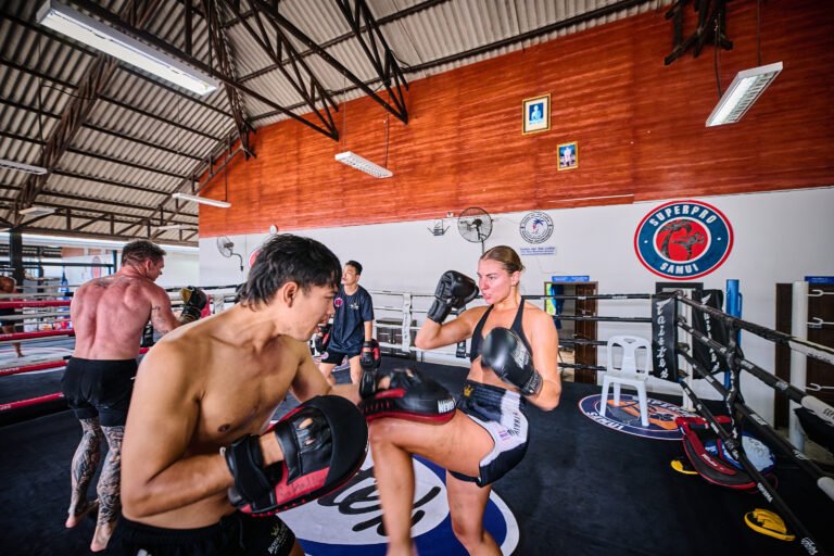 Experienced athlete training Muay Thai at Superpro Samui