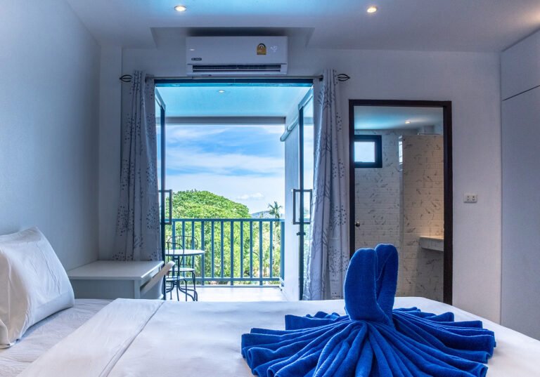 Deluxe Twin room at Superpro Samui
